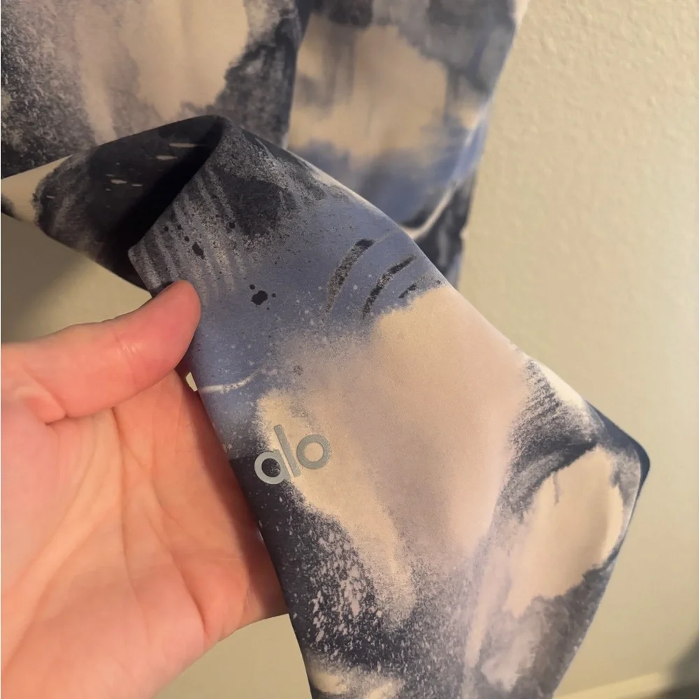 ALO Yoga print leggings size small